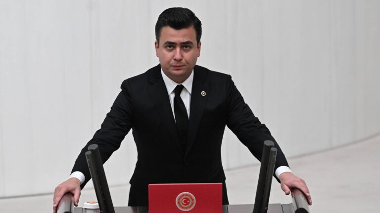 ankara-buyuksehir-belediyesinden-osman-gokceke-yanit-hirsiza-hirsiz-oldugunu-unutturursan-kendini-erdem-abidesi-sanir-GZl91PWb.jpg