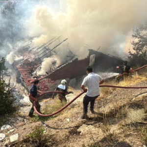 ankarada 8 gecekondu yandi kjtrEE7J