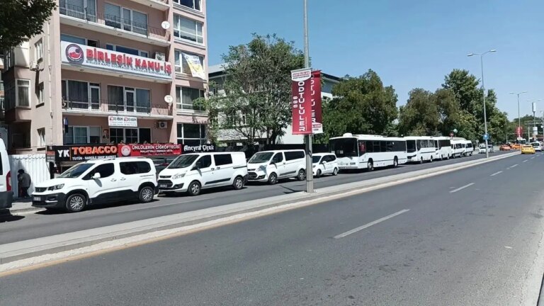 son-dakika-cumhurbaskanligina-yuruyeceklerdi-birlesik-kamu-is-genel-merkezi-polis-ablukasi-altinda-b7IPFMWi.jpeg
