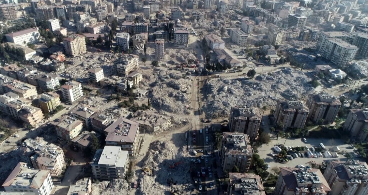 125 yilda buyuklugu 6 ve uzeri 111 deprem cvAeDLI2