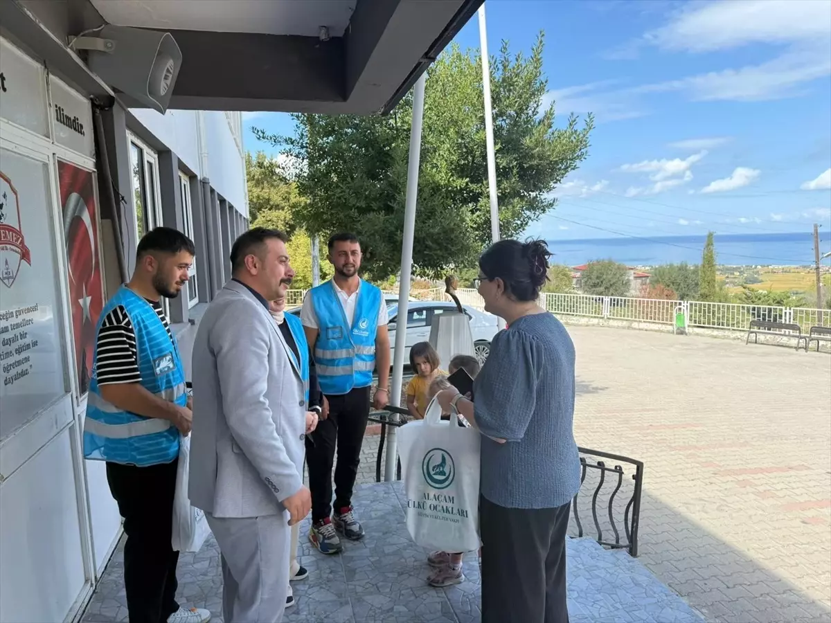 alacamda anaokulu ogrencilerine kirtasiye yardimi uA94shGA