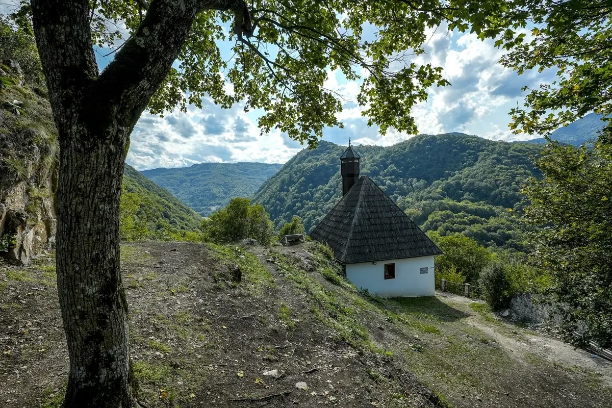kuslat camisi bes asirlik tarih x3MmaJlu