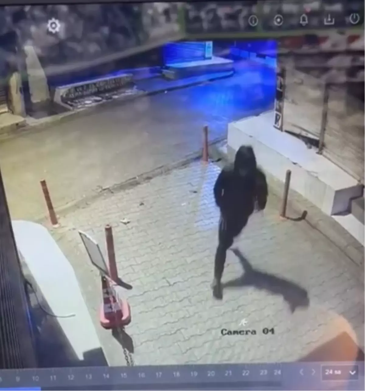 adanada hirsizlik 25 akilli telefon calindi hcibHw4E.jpg