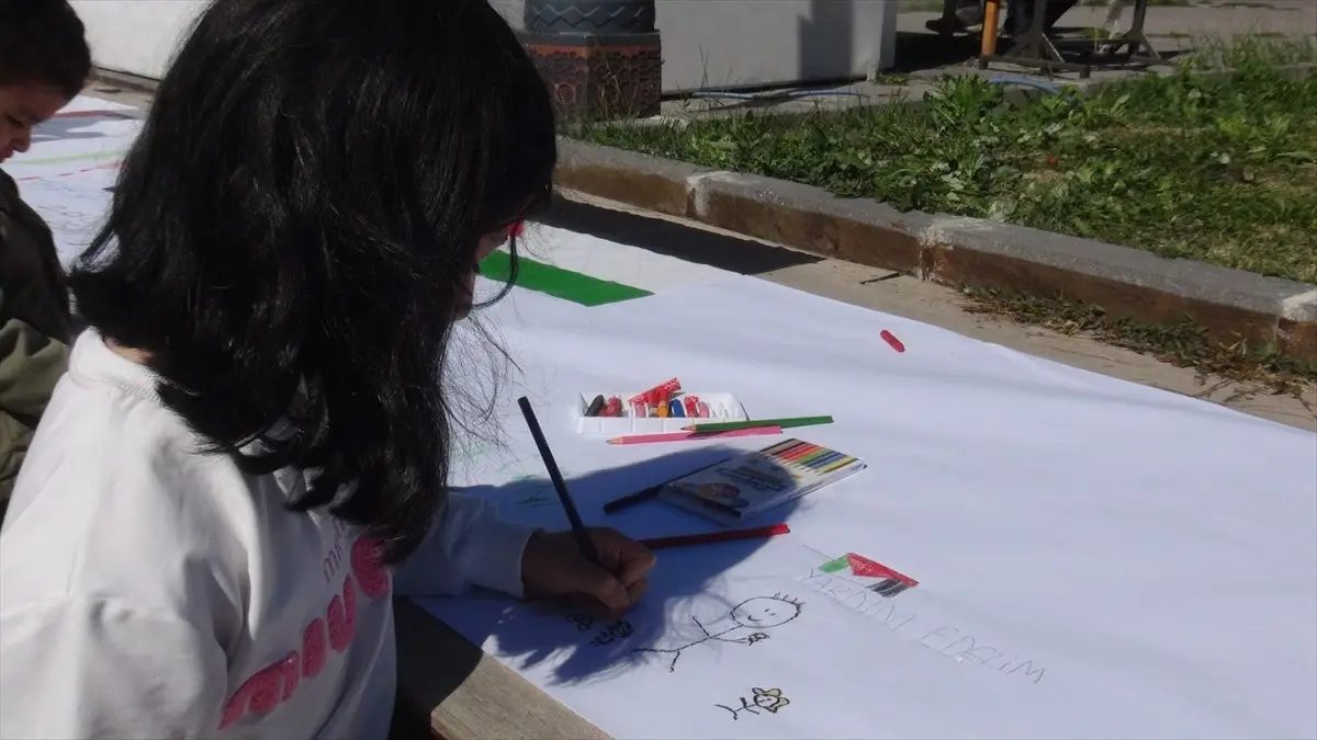 filistinli cocuklar icin ciz etkinligi FavRaZ3F