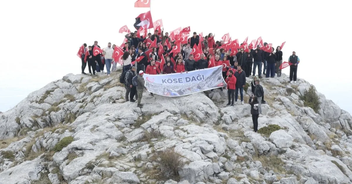 kosedag zirvesine cumhuriyet yuruyusu tEEnOKVk.webp