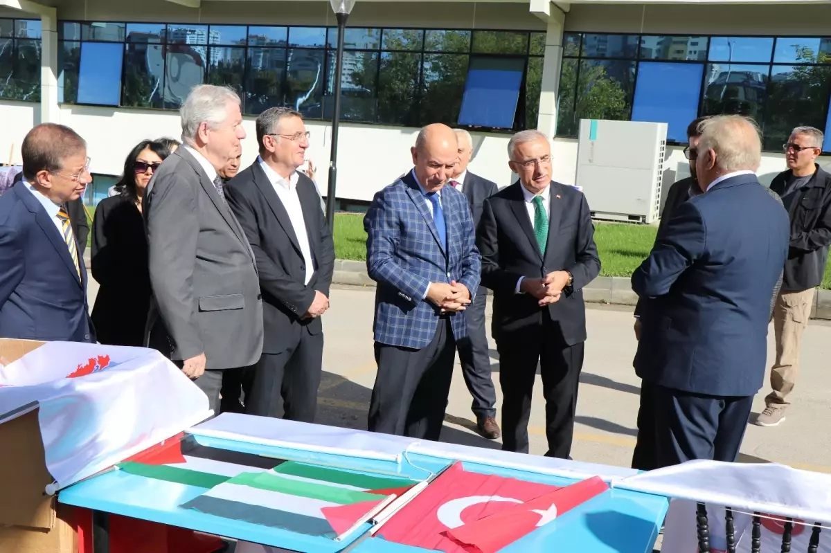 yuksek ihtisas universitesinde gazze ile dayanisma haftasi duzenlendi 2w7IwLC8